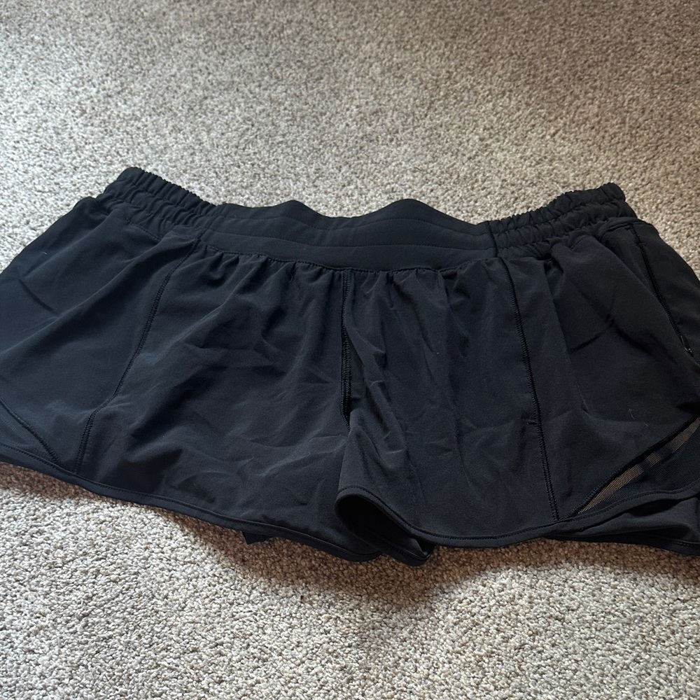 Lululemon Black Low Rise Hotty Hot Shorts Size 10